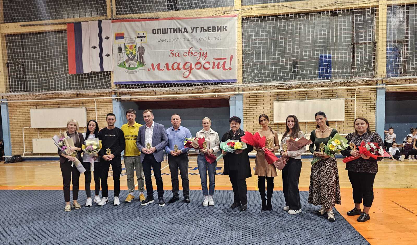 ODRŽANO HUMANITARNO VEČE U UGLJEVIKU POSVEĆENO DJECI OBOLJELOJ OD KARCINOMA