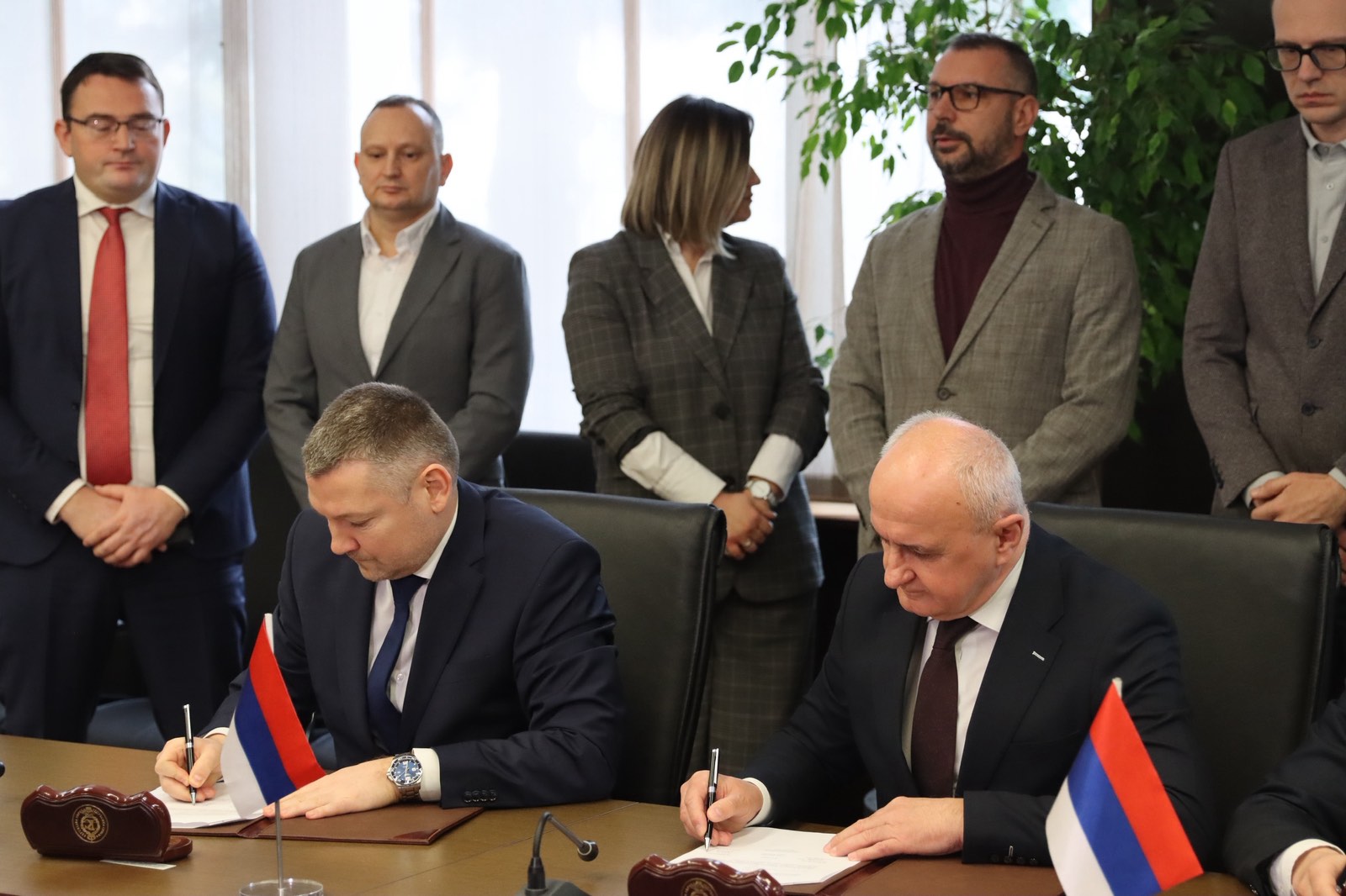 POTPISAN UGOVOR O PRENOSU KONCESIJE SA “KOMSARA” NA RITE “UGLJEVIK”