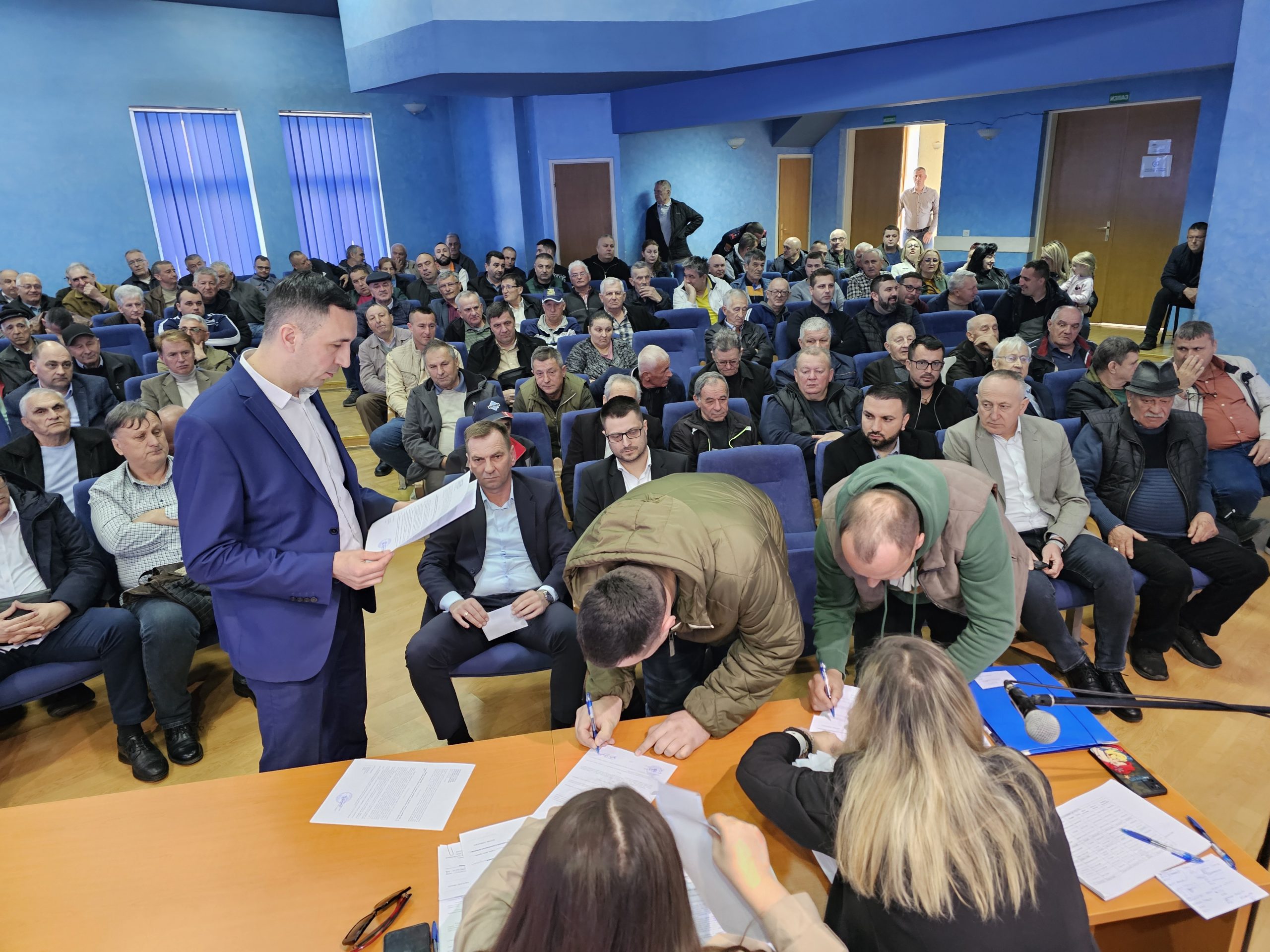 PODRŠKA UGLJEVIČKIM SELIMA: POTPISANA RJEŠENJA ZA PODSTICAJE I ODMAH ISPLAĆENA